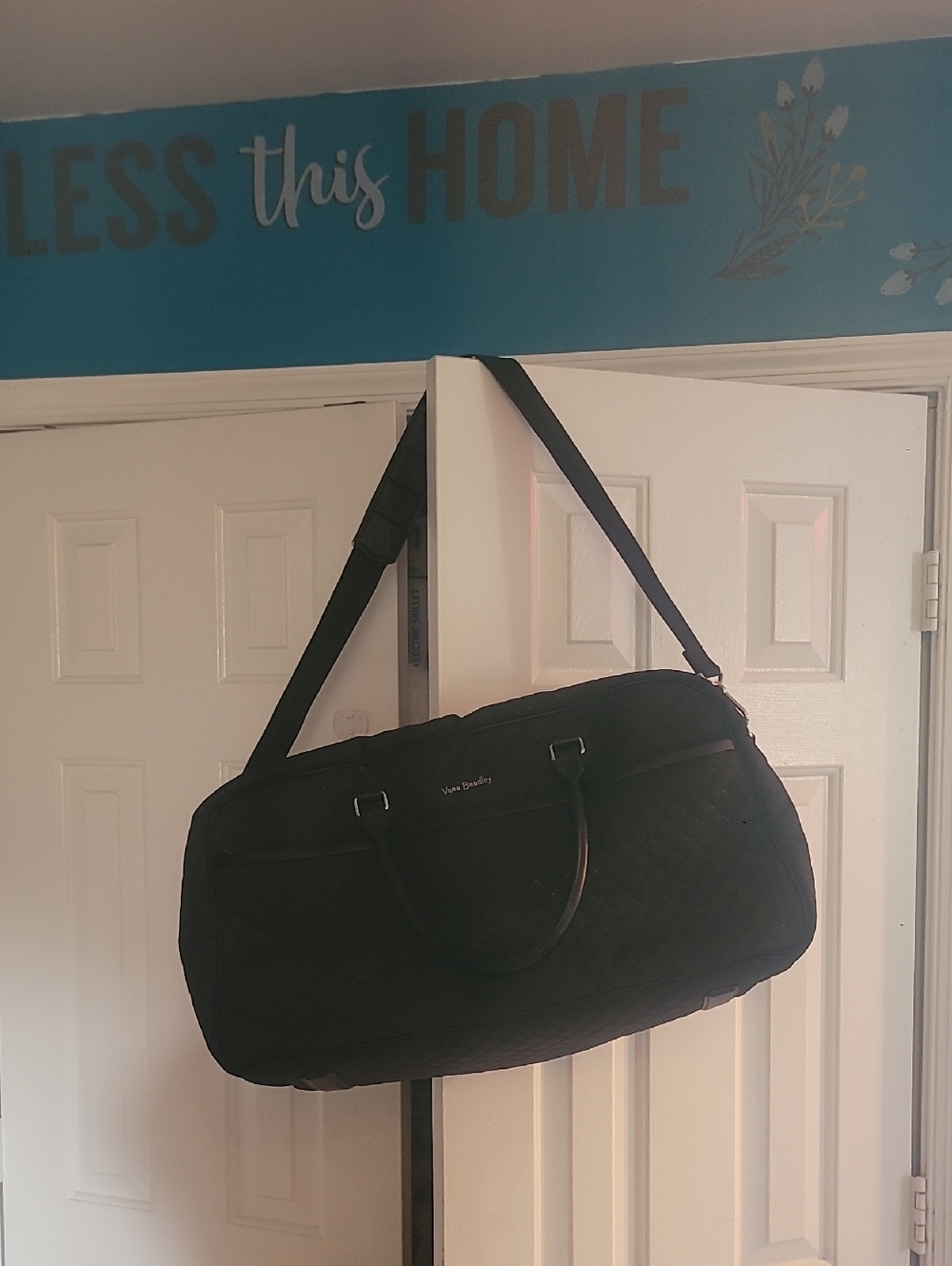 NWOT Vera Bradley Lay Flat Travel Bag Classic Black - Picture 3 of 9